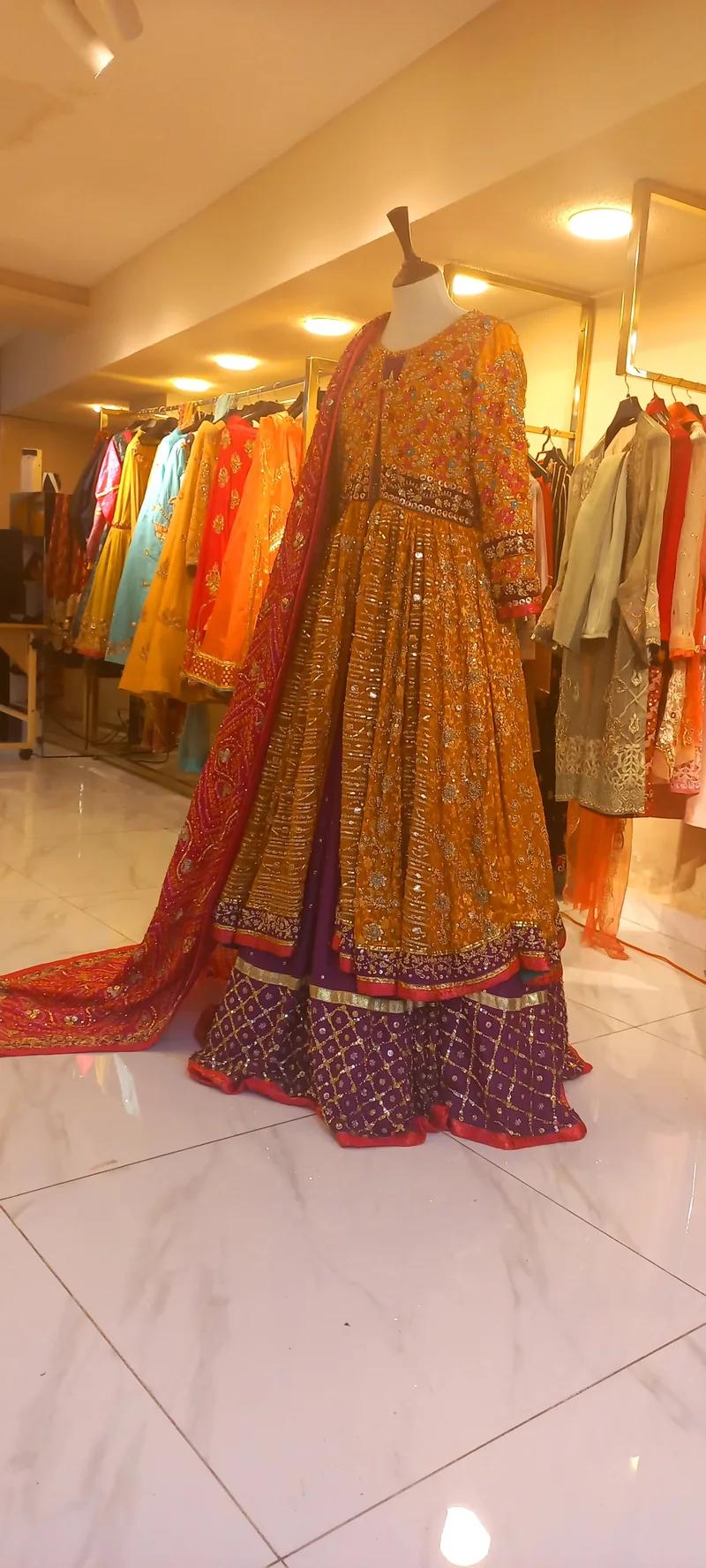 Zar-e-Zeenat by Maira Khan, view 2 of 3